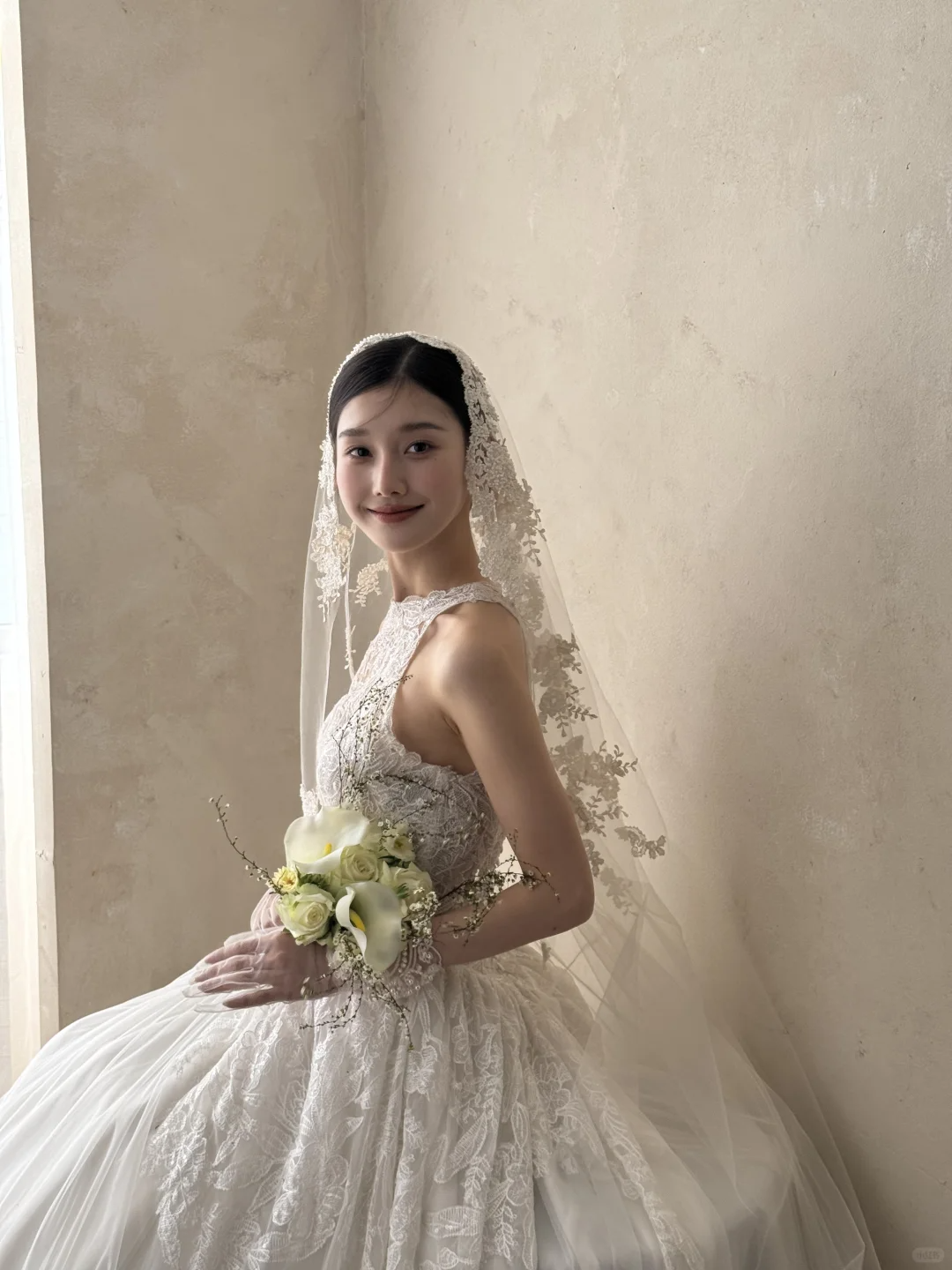Vintage Ball Gown Halter White Tulle Lace With Veil Gloves Long Wedding Dresses C3841