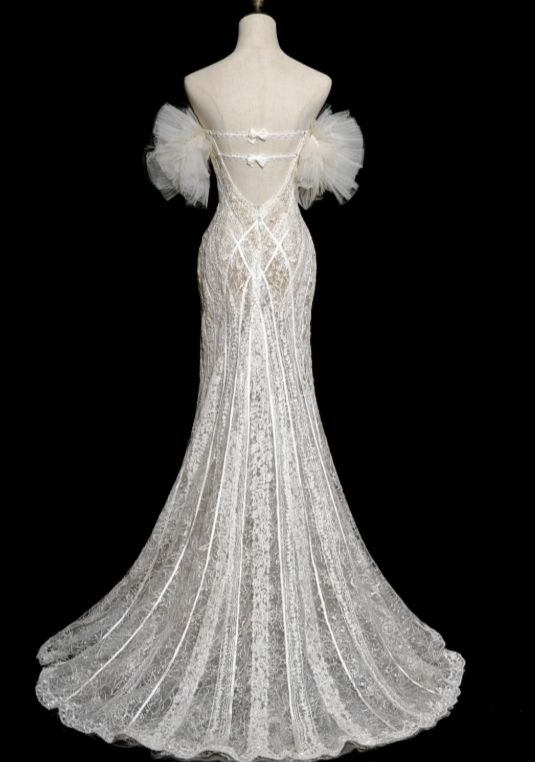 Robe de mariée longue en tulle et dentelle, style sirène, épaules dénudées, unique, C3845