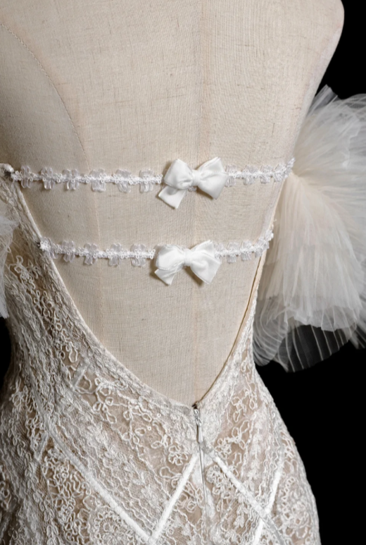 Robe de mariée longue en tulle et dentelle, style sirène, épaules dénudées, unique, C3845