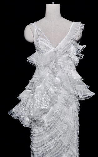 Superbe robe de mariée sirène longue en tulle blanc et dentelle, col en V, C3847