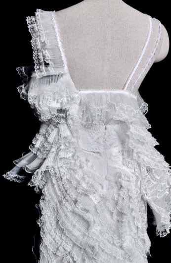 Superbe robe de mariée sirène longue en tulle blanc et dentelle, col en V, C3847