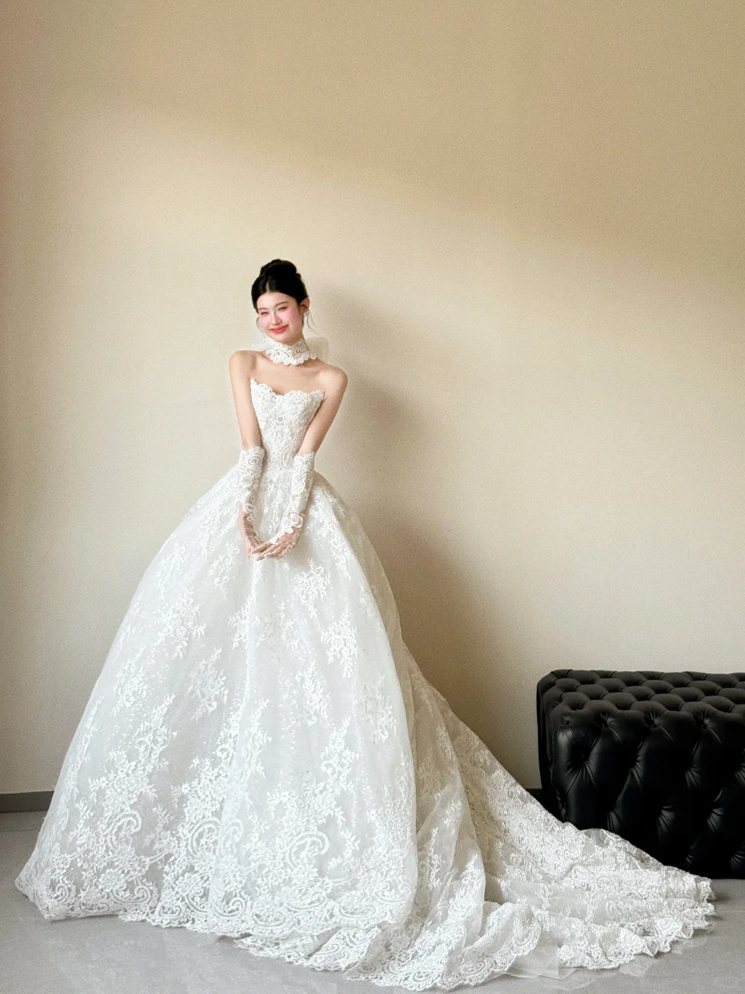 Dreamy Ball Gown Strapless White Lace With Gloves Long Wedding Dresses C3851