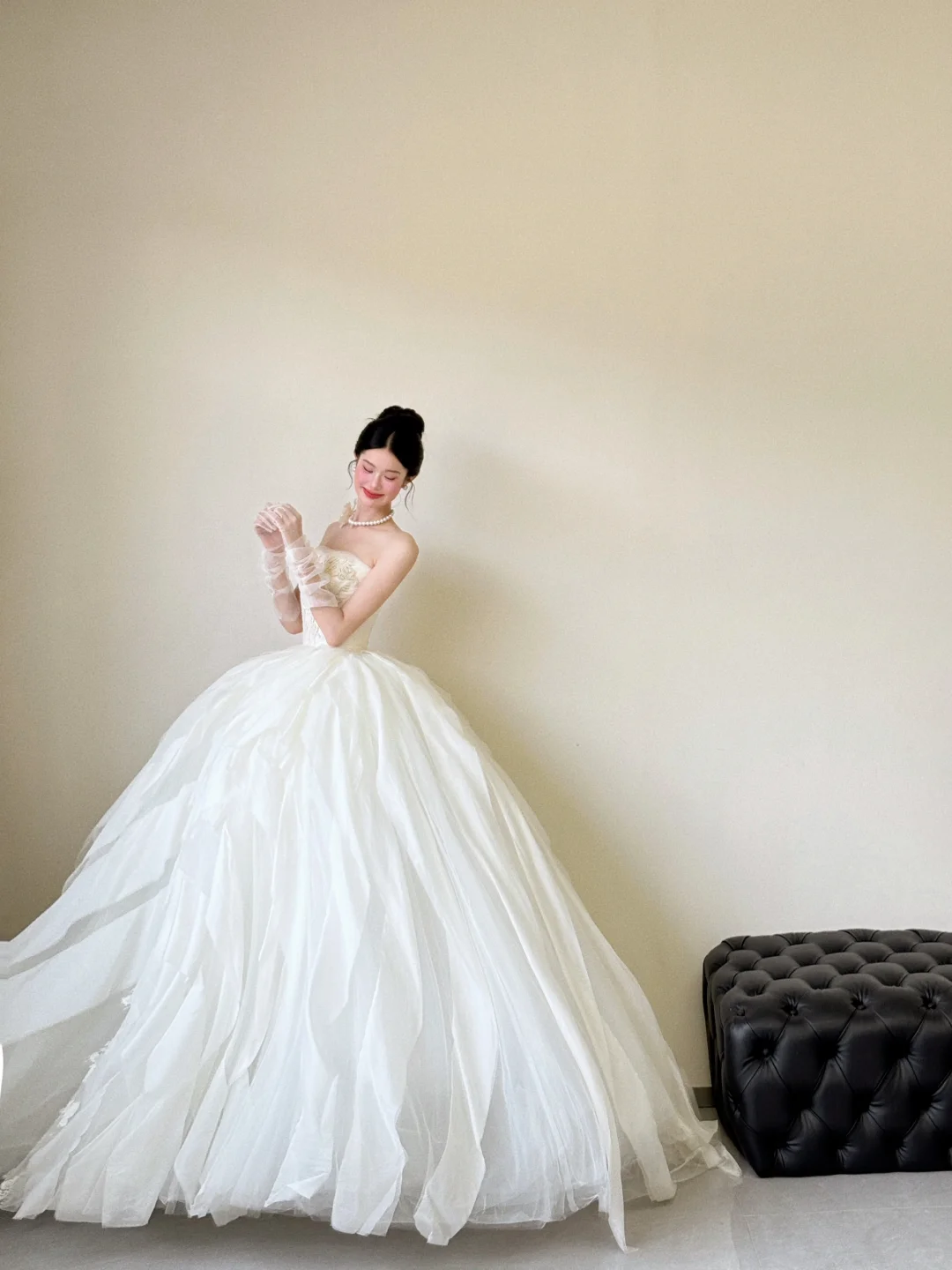 Robe de bal princesse bustier en satin blanc et tulle avec appliques et gants, robe de mariée longue C3852