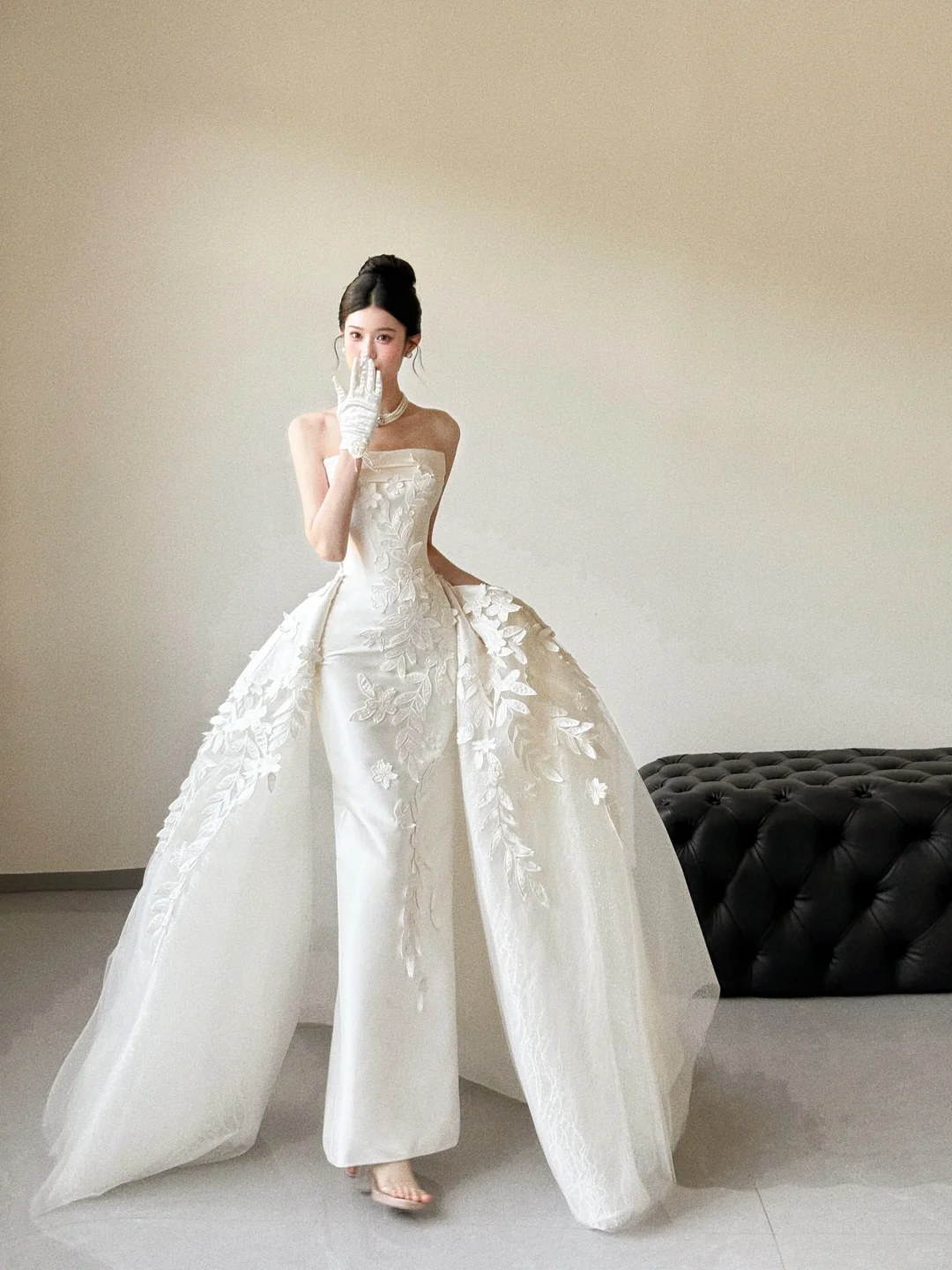 Robe de mariée sirène unique, bustier, en satin blanc, tulle, avec des appliques et des gants, longue, C3855