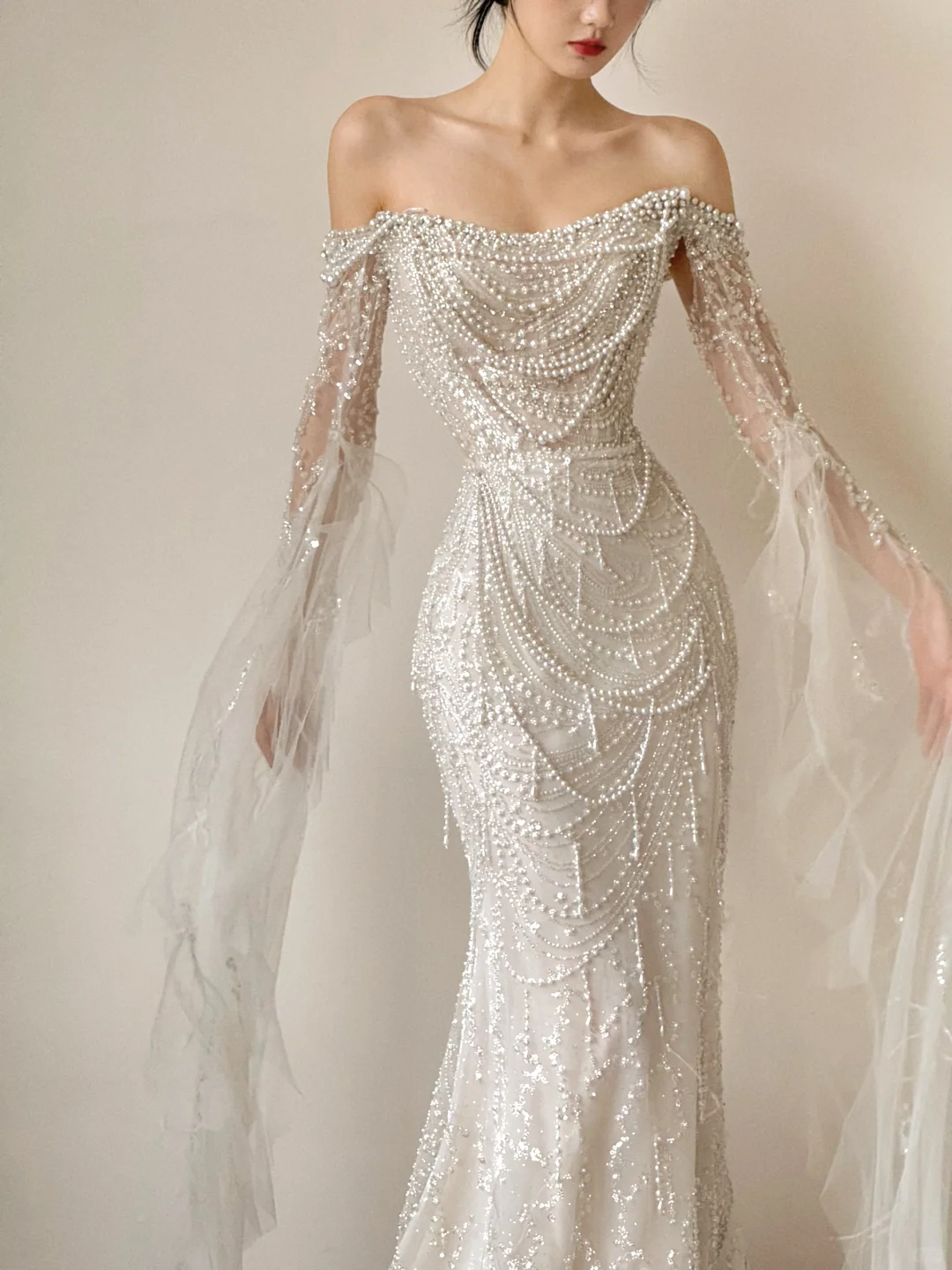 Superbe robe de mariée sirène à épaules dénudées, en tulle et perles, manches longues, C3858