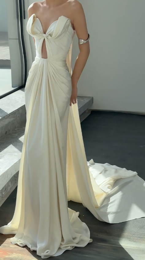 Unique Mermaid Strapless Satin Pleated With Veil Long Wedding Dresses C3862