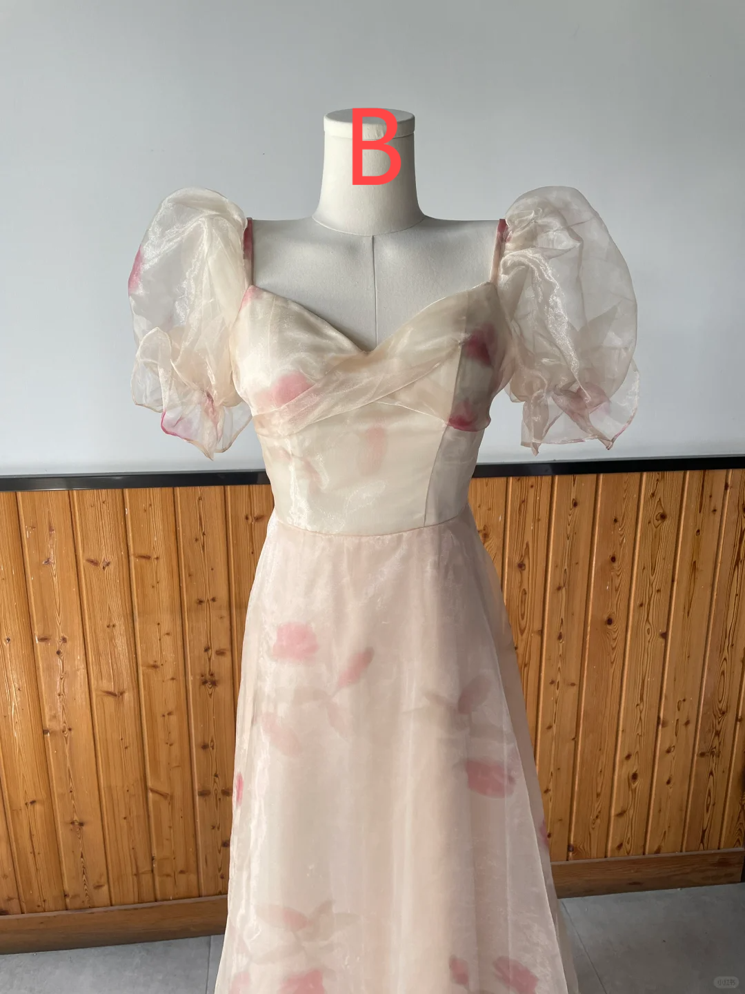 Robe de demoiselle d'honneur longue en satin et tulle à imprimé floral, coupe trapèze, C3886
