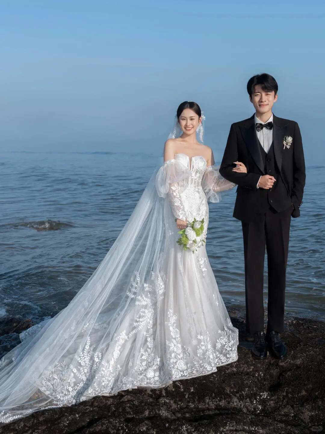 Unique Mermaid Off The Shoulder White Satin Tulle Applique Long Sleeve With Veil Long Wedding Dresses C3911