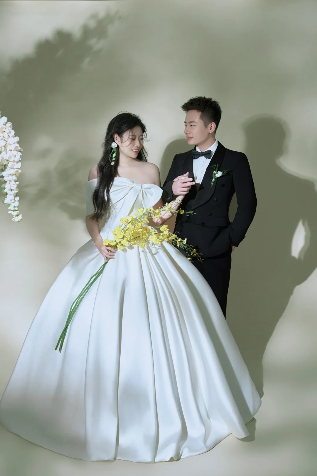 Robe de mariée longue en satin blanc, élégante, épaules dénudées, C3914