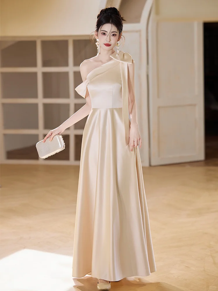 Robe de demoiselle d'honneur longue en satin, coupe A, élégante, asymétrique, couleur champagne, C3926