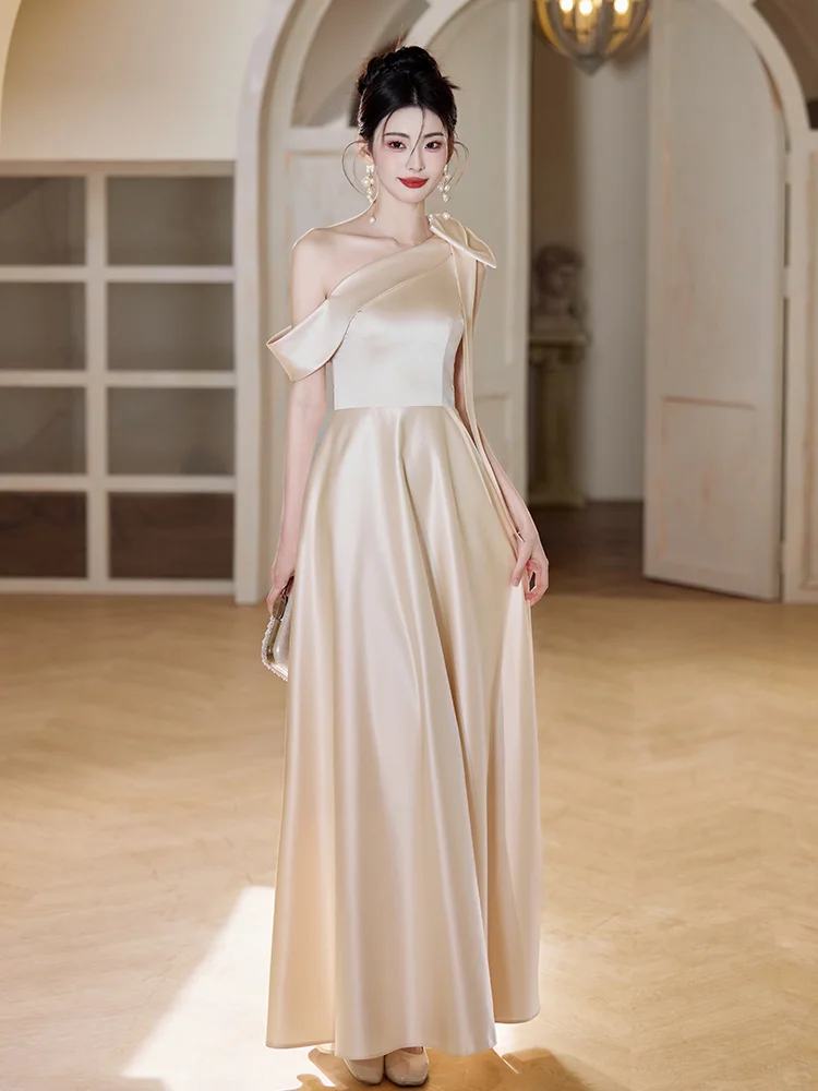 Robe de demoiselle d'honneur longue en satin, coupe A, élégante, asymétrique, couleur champagne, C3926