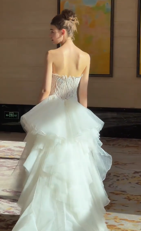 Dreamy Mermaid Strapless White Lace Tulle Long Wedding Dresses C3943