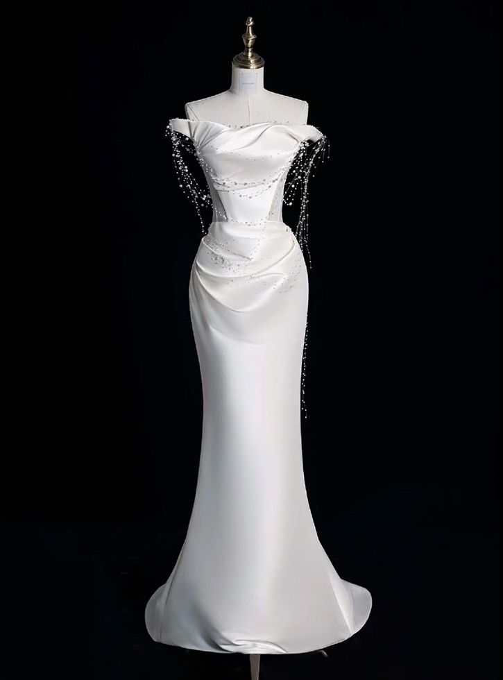 Robe de mariée longue en satin à épaules dénudées et perles, style sirène, C3991