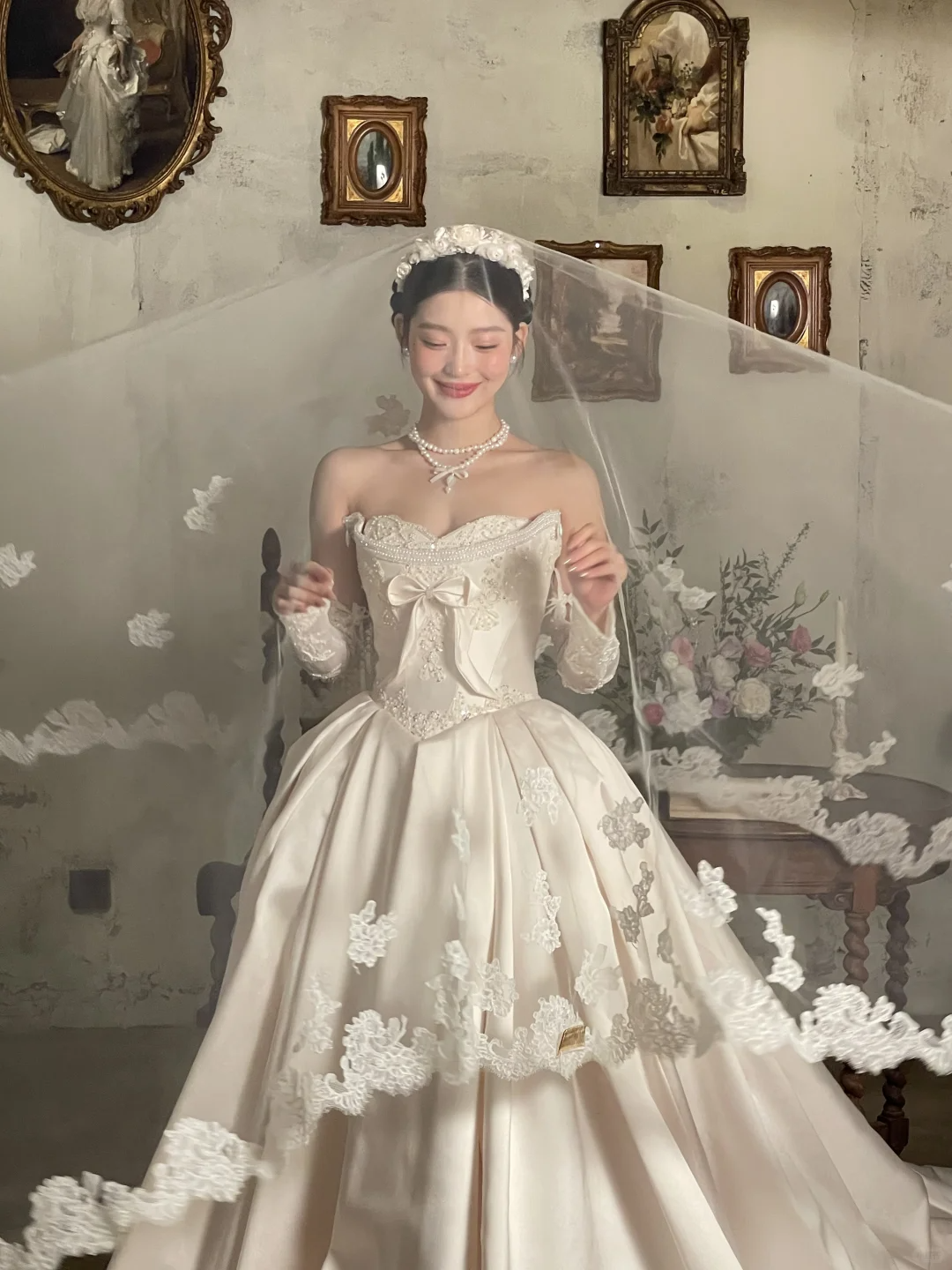 Vintage Ball Gown Strapless Satin Beaded With Sleeves Long Wedding Dresses C3996