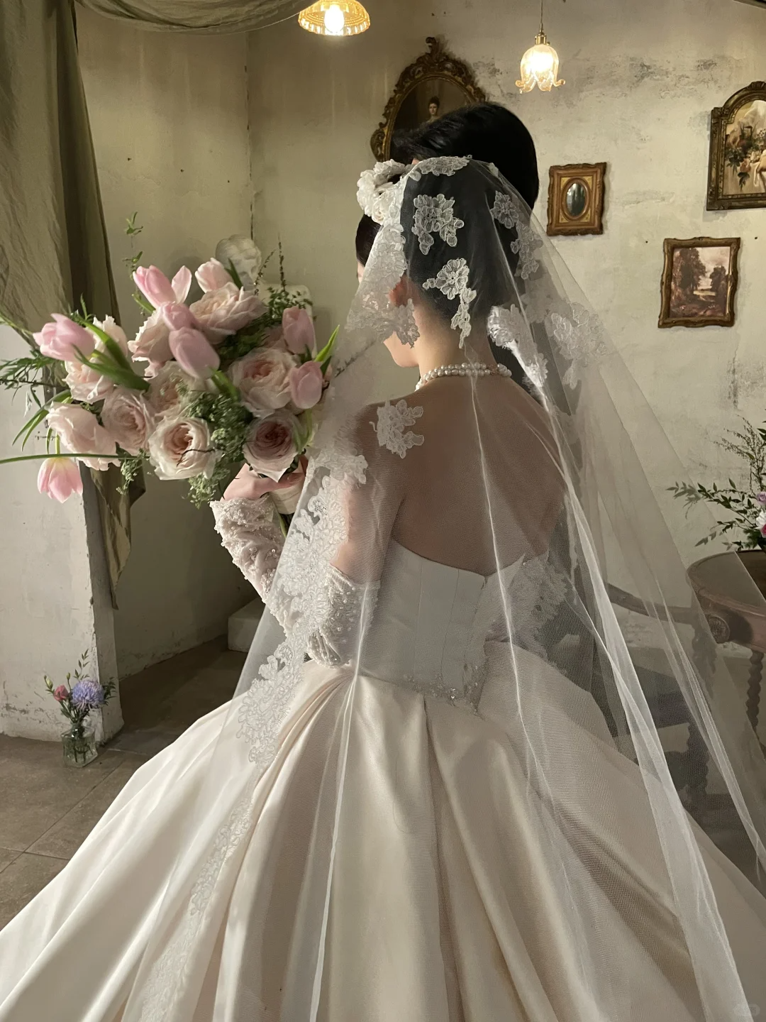 Vintage Ball Gown Strapless Satin Beaded With Sleeves Long Wedding Dresses C3996