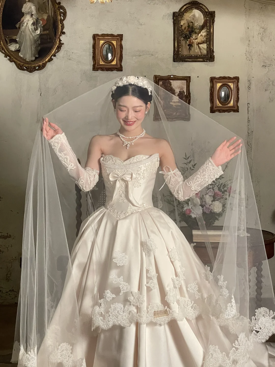 Vintage Ball Gown Strapless Satin Beaded With Sleeves Long Wedding Dresses C3996