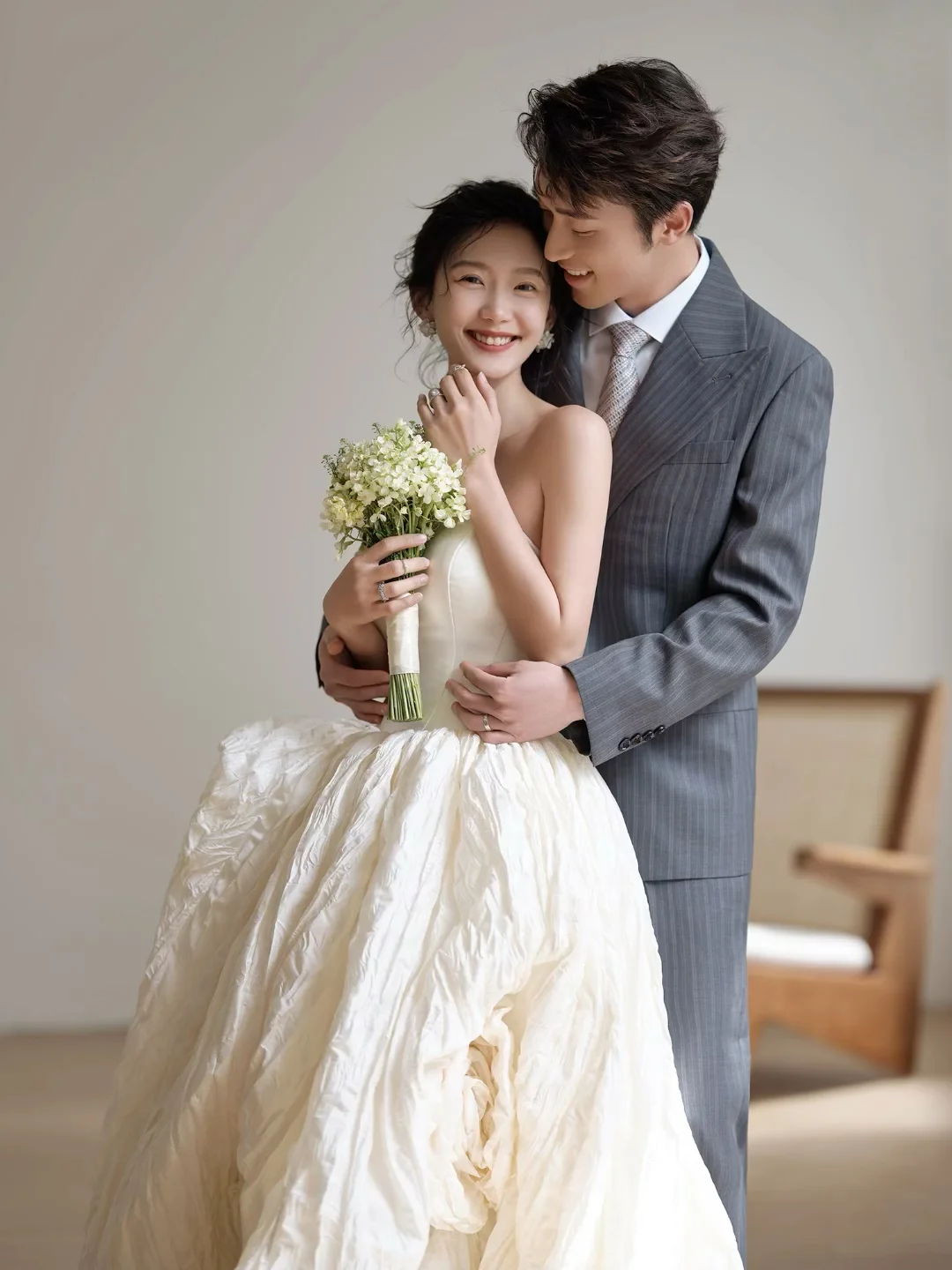 Robe de mariée longue en satin, sans bretelles, style robe de bal unique, C3997