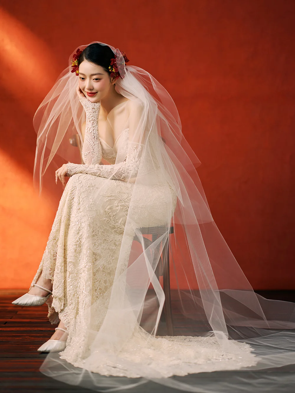 Robe de mariée sirène bustier en satin et dentelle avec manches longues C3998