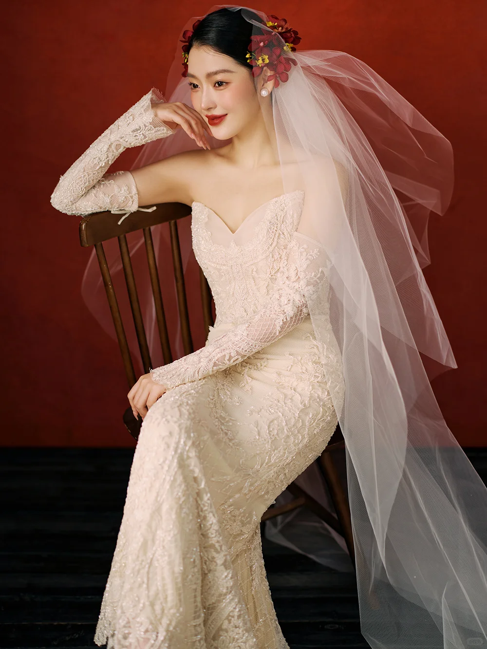 Robe de mariée sirène bustier en satin et dentelle avec manches longues C3998