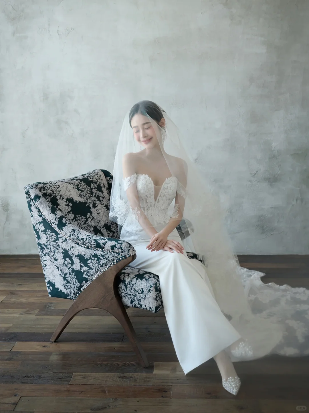 Robe de mariée longue en satin et dentelle, épaules dénudées, élégante, style sirène, avec voile, C4001