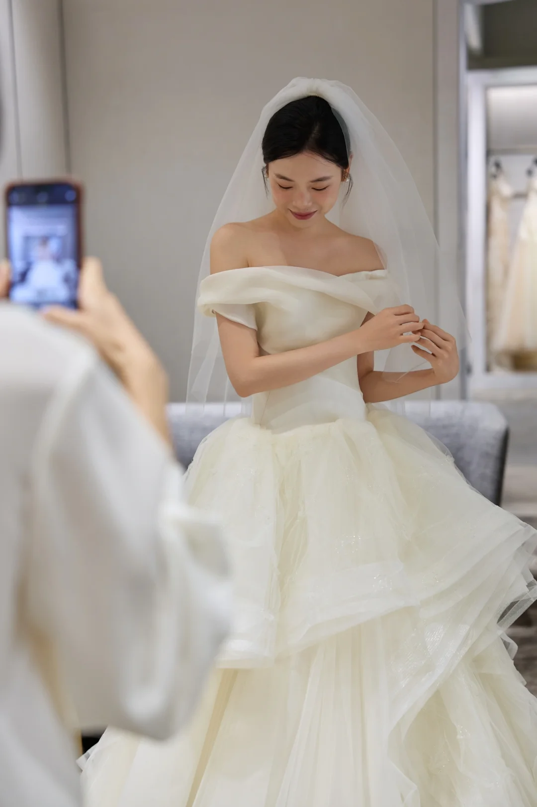Robe de mariée longue en tulle et voile, épaules dénudées, jolie robe de bal C4015