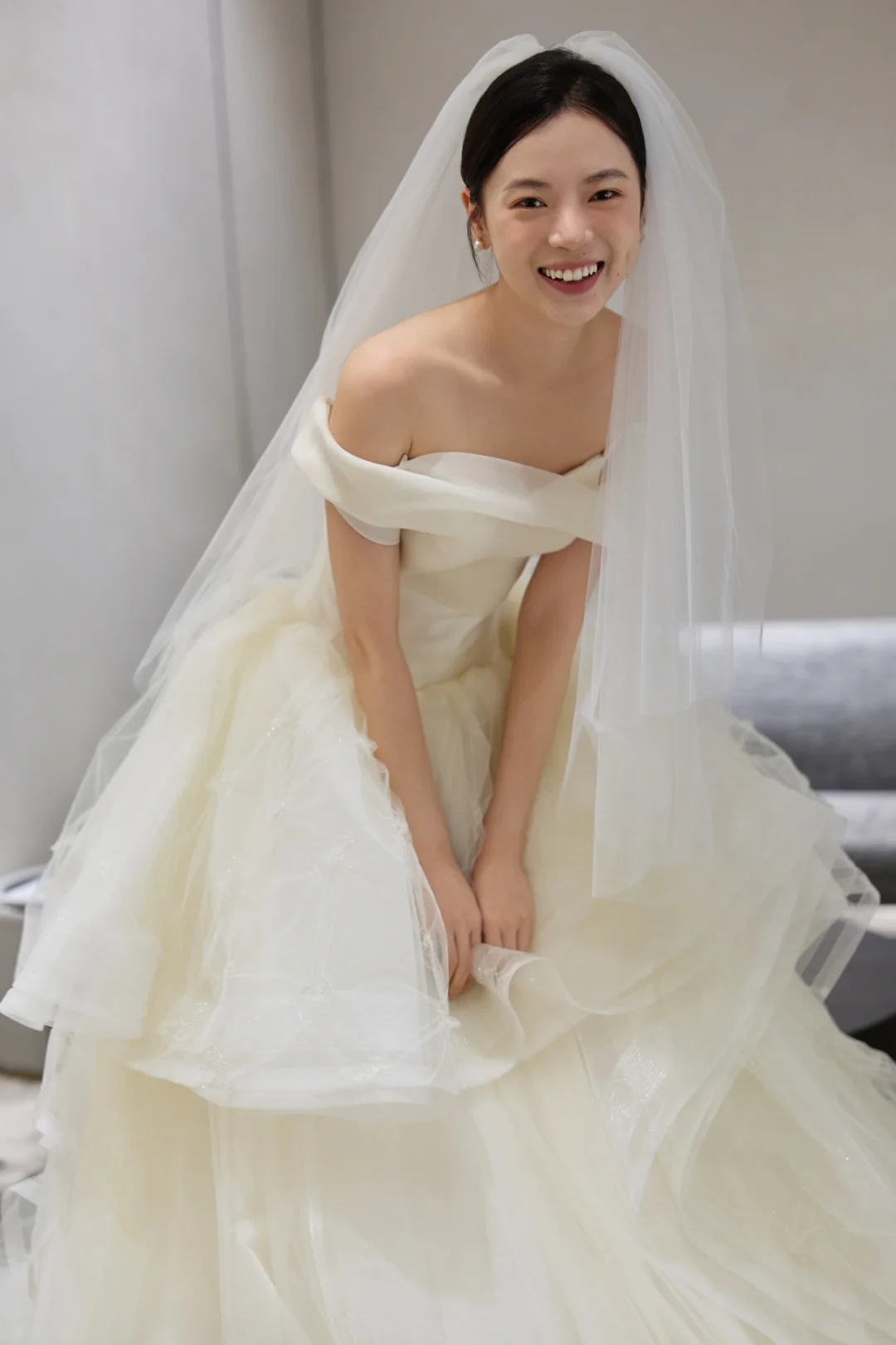 Robe de mariée longue en tulle et voile, épaules dénudées, jolie robe de bal C4015