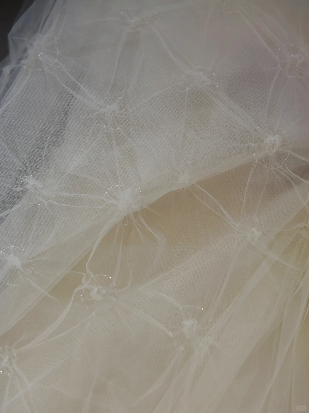 Pretty Ball Gown Strqpless Satin Tulle With Veil Long Wedding Dresses C4017