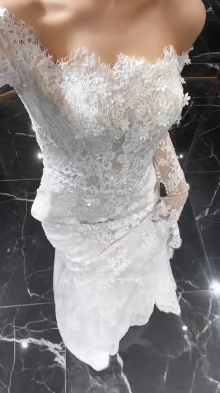 Robe de mariée sirène élégante, épaules dénudées, dentelle blanche, manches longues, avec voile, C4021