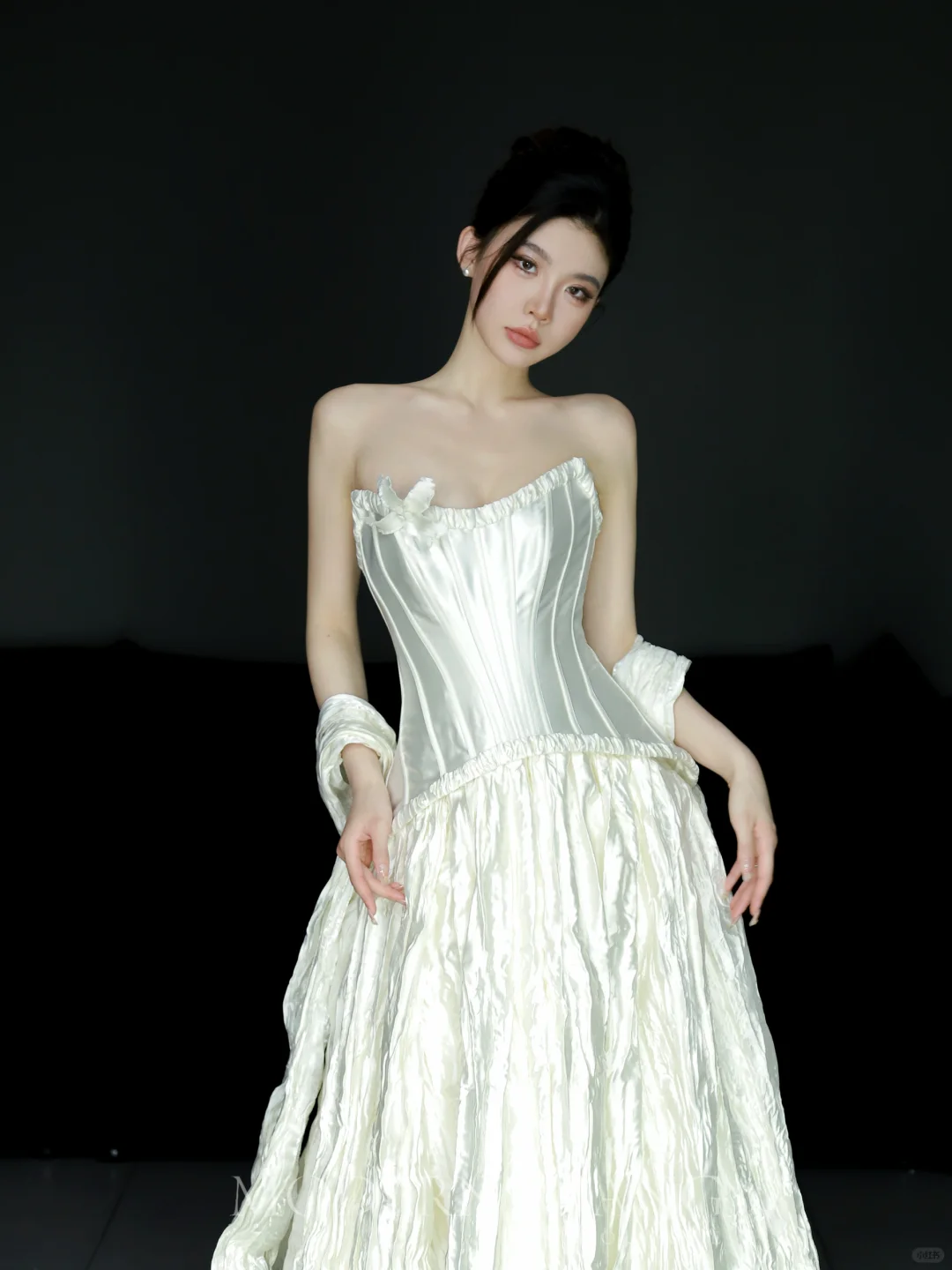 Robe de mariée longue en satin, coupe A, sans bretelles, unique, C4030