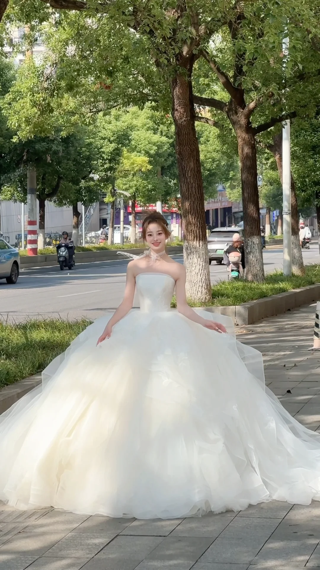 Robe de mariée longue en tulle, bustier et appliques, jolie robe de bal C4045