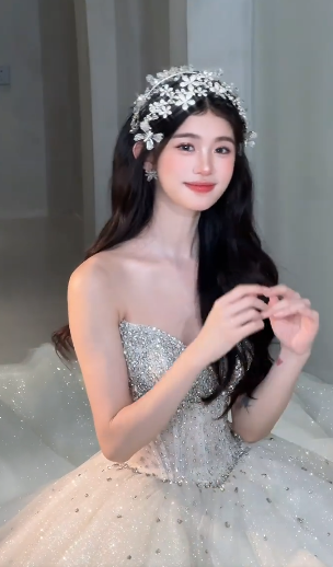 Robe de mariée longue bustier en tulle, sequins et perles, style intemporel, C4049