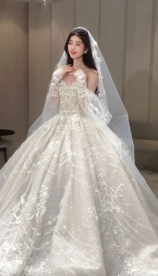 Superbe robe de bal bustier en tulle, sequins, perles et gants en voile, robe de mariée longue C4050