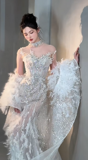 Superbe robe de mariée sirène bustier en tulle à sequins et cape longue C4058
