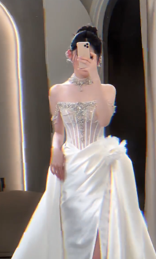 Robe de mariée longue sirène sexy en satin à épaules dénudées et fente perlée C4073