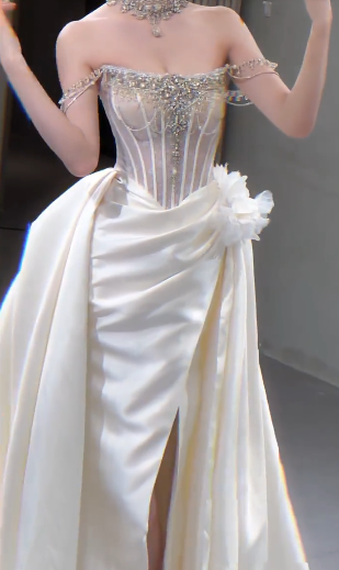 Robe de mariée longue sirène sexy en satin à épaules dénudées et fente perlée C4073