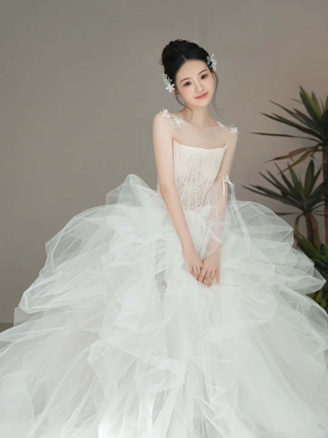 Jolie robe de mariée longue en tulle, sans bretelles, style robe de bal, C4095