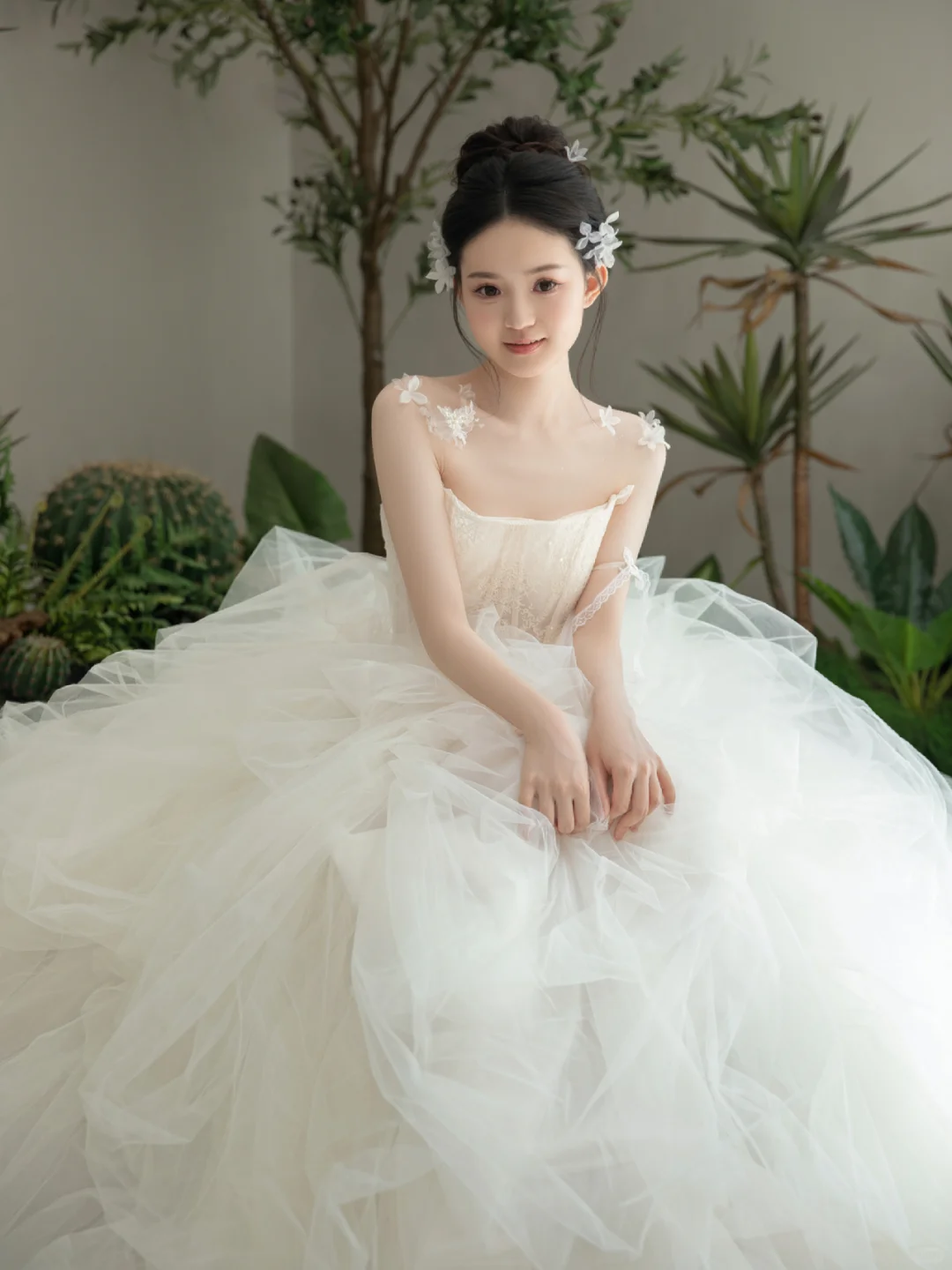 Jolie robe de mariée longue en tulle, sans bretelles, style robe de bal, C4095