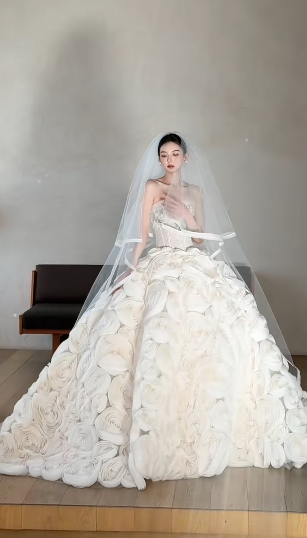 Robe de mariée longue en tulle sans manches et voile, style unique, C4115