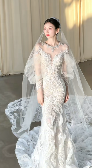Robe de mariée sirène blanche en tulle et dentelle, manches longues et voile, C4116