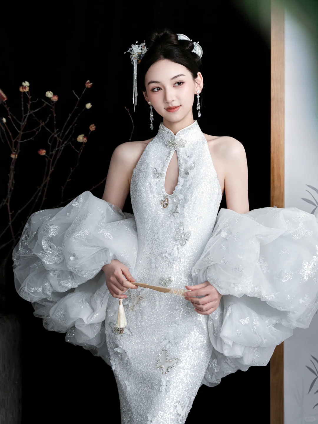 Robe de mariée longue sirène blanche intemporelle en satin et tulle à sequins, dos nu, C4117