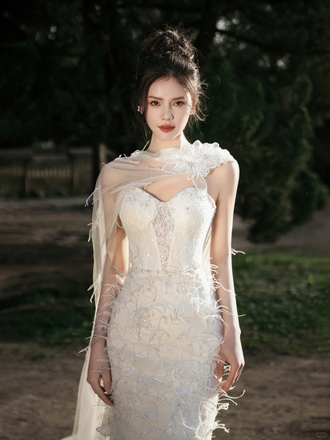 Robe de mariée sirène bustier en tulle et dentelle perlée, longue et rêveuse, C4130