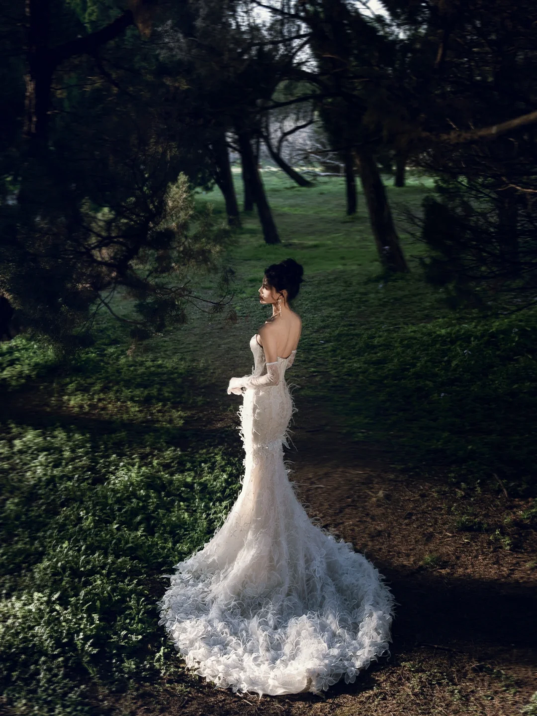 Robe de mariée sirène bustier en tulle et dentelle perlée, longue et rêveuse, C4130