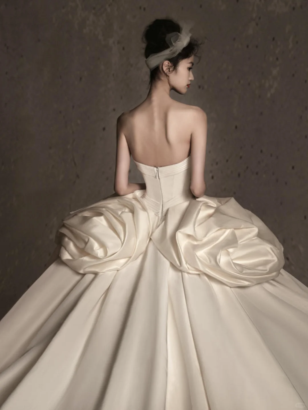 Robe de mariée longue en satin, élégante et bustier, C4134