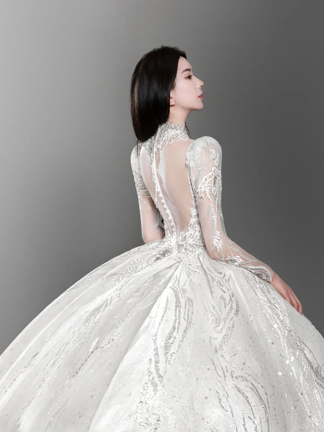 Superbe robe de bal en tulle et dentelle, manches longues, robe de mariée longue C4136