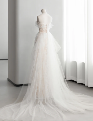 Robe de mariée longue élégante en satin, tulle et dentelle, épaules dénudées, style sirène, C4141