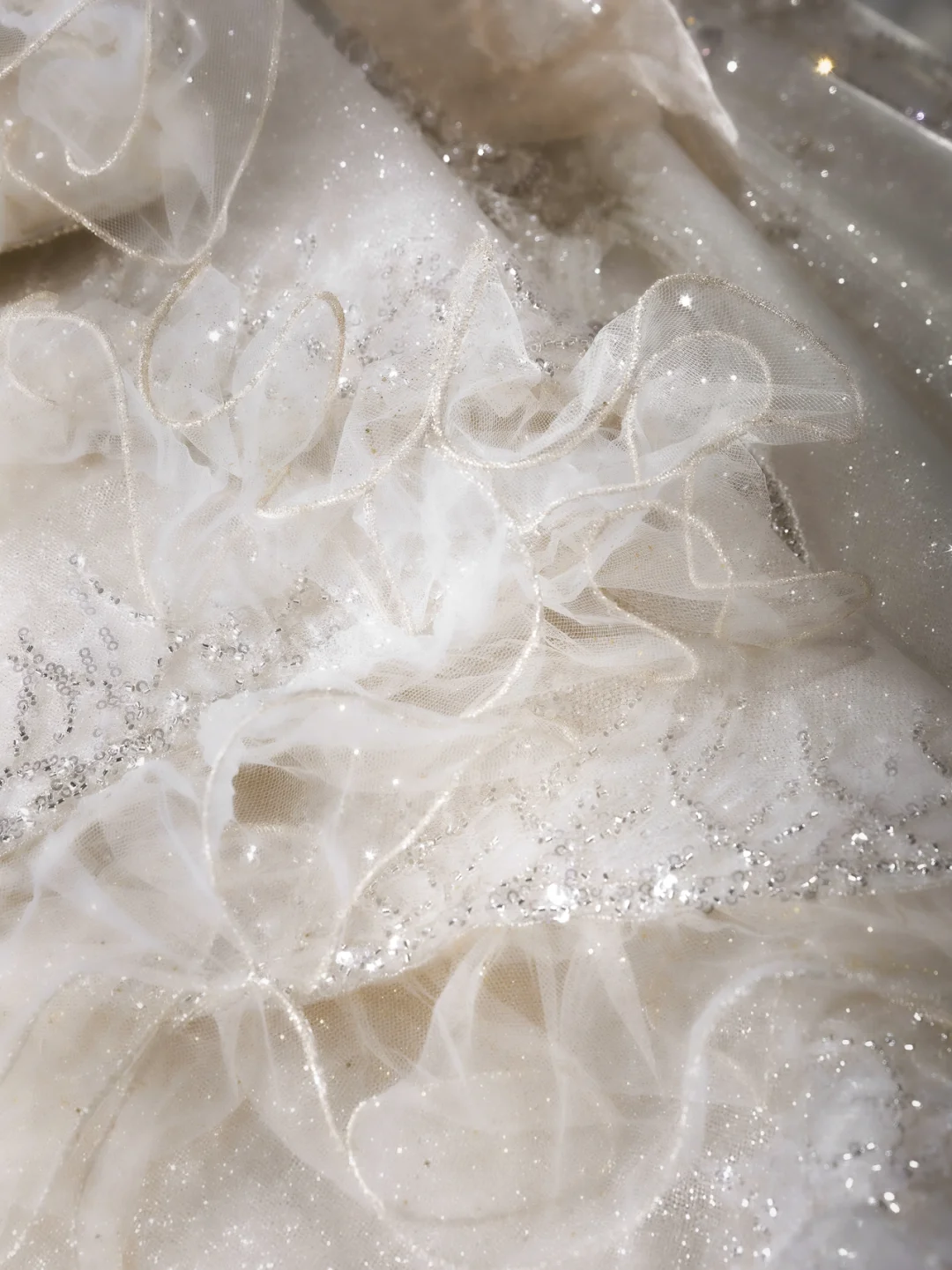 Robe de bal intemporelle à épaules dénudées, tulle, dentelle, paillettes, perles, manches longues, robes de mariée longues C4142