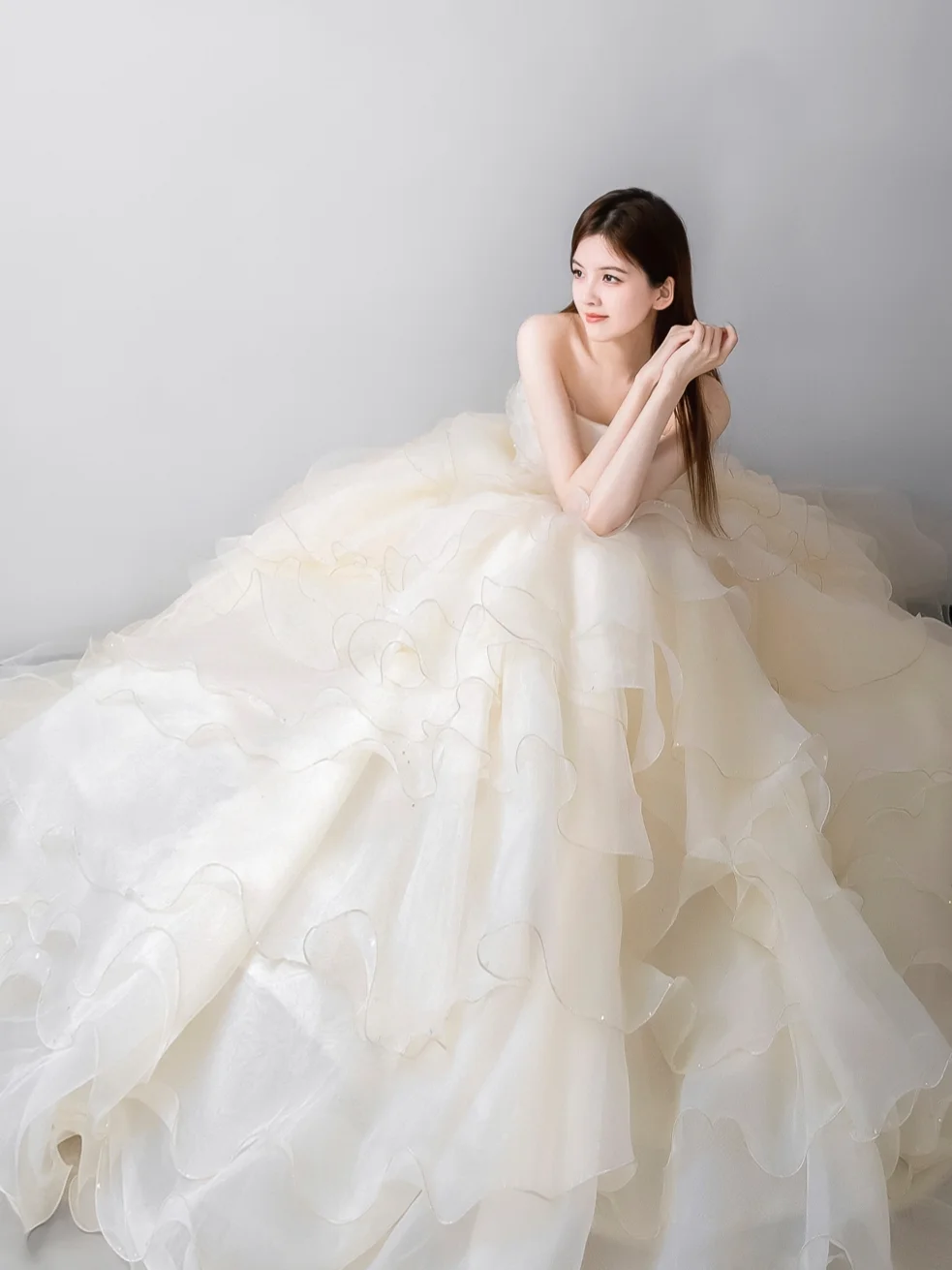 Jolie robe de mariée longue en mousseline de soie, sans bretelles, style robe de bal, C4144