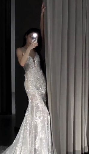 Superbe robe de mariée sirène longue bustier en satin et tulle perlé C4145
