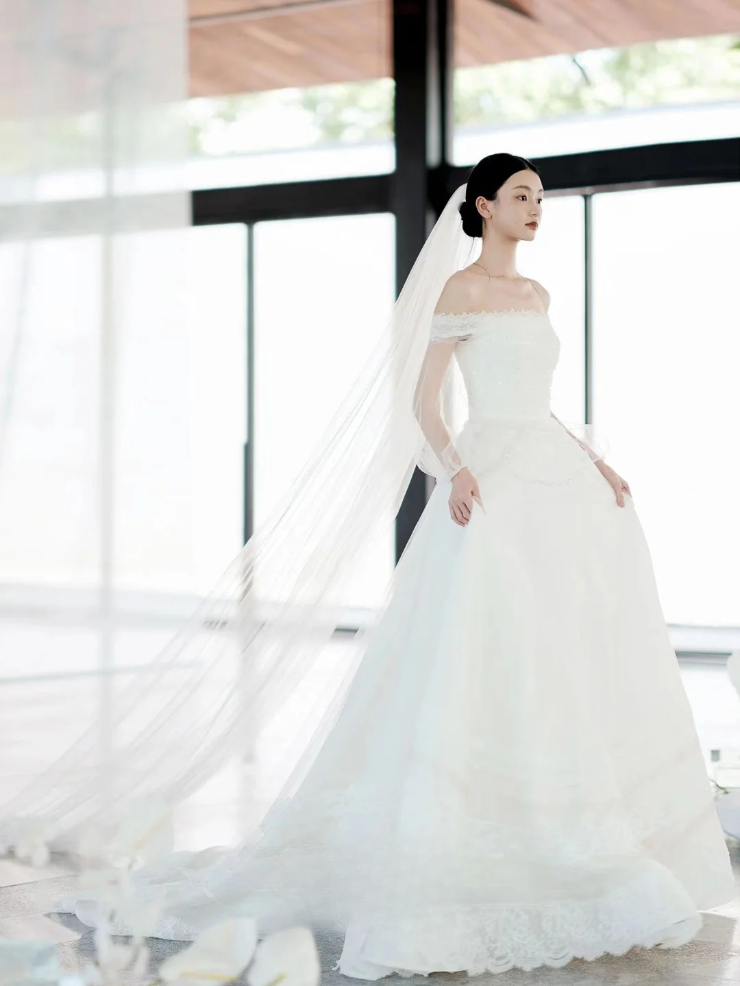 White Classy A Line Off The Shoulder Tulle Lace With Veil Long Wedding Dresses C4157