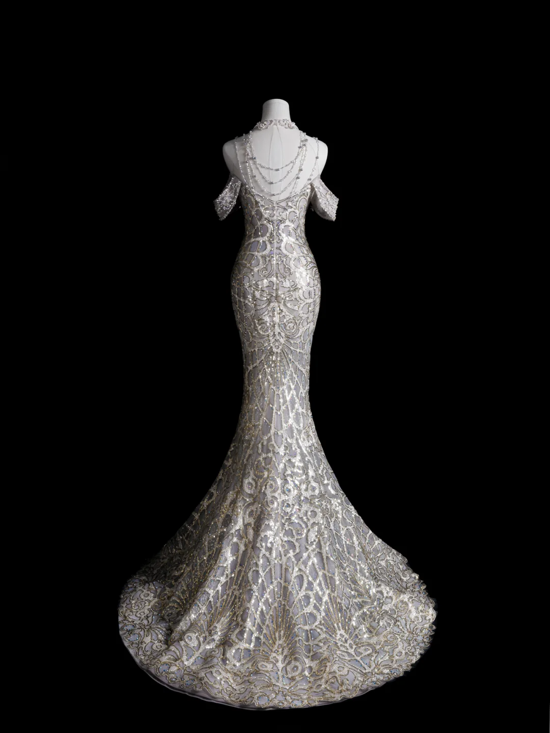 Robe de mariée sirène longue à épaules dénudées et paillettes perlées C4161